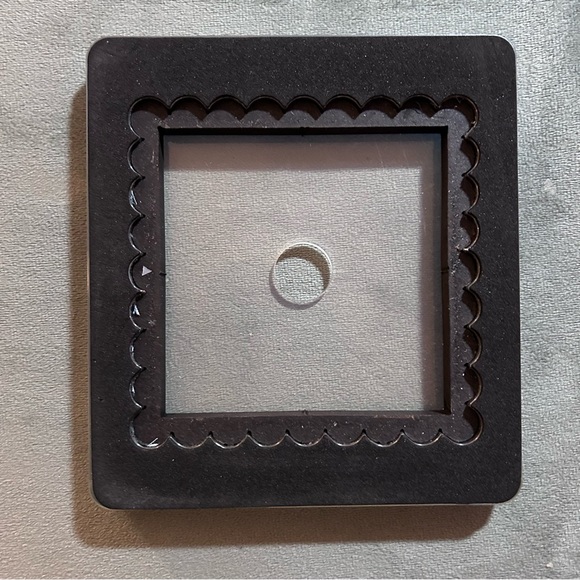 Sizzix Bigz Clear die - SCALLOP SQUARE - Picture 4 of 6